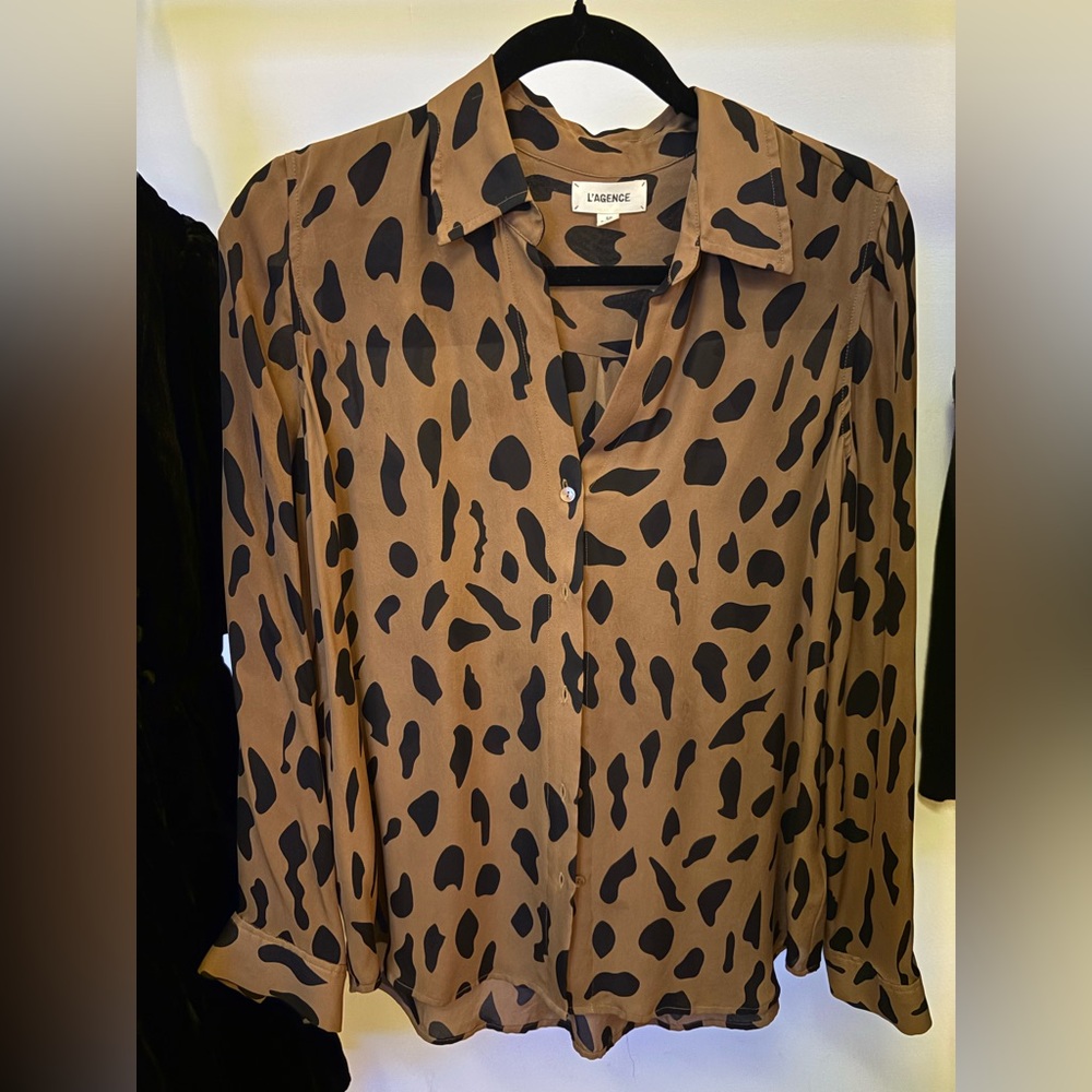 L'AGENCE Tan and Black silk patterned Blouse - Picture 4 of 6